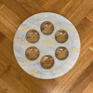 IMG_2772 Plateau pour le seder de Pessah en verre