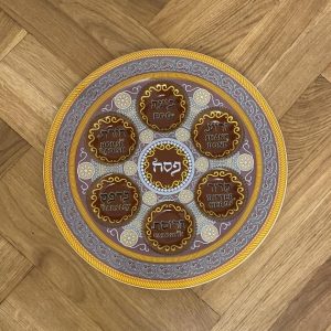 IMG_2774 Plateau pour le seder de Pessah en verre