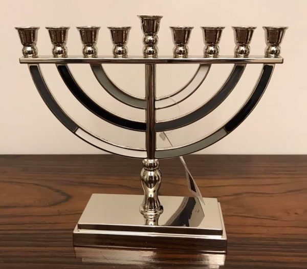 78669776_2776969935657616_2298449351862648832_n Hanoukia métal grise et noire