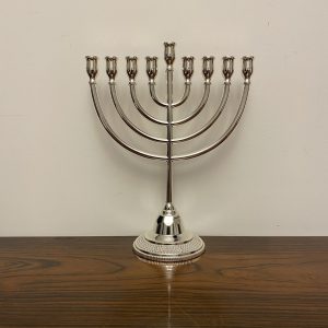 IMG_5930 Hanoukia en Métal Argenté