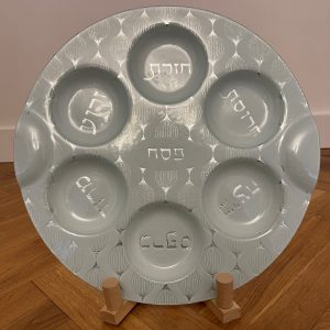 IMG_3619 Plateau du Seder de PESSAH en verre