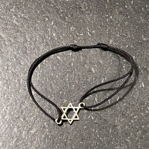  Bracelet fil Noir  coulissant et Maguen David Argent