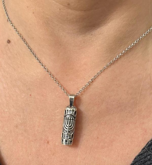 Pendentif Mezouza et Chaine en Argent Menorah