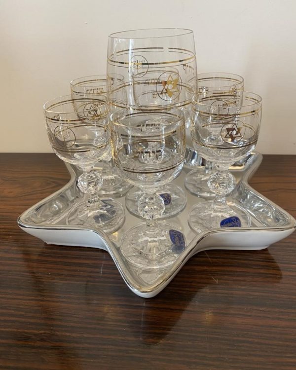 Le lot de 6 petits verres en cristal