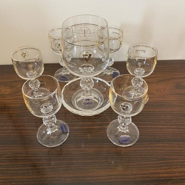 Le lot de 6 petits verres en cristal