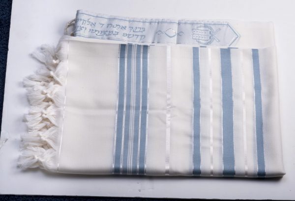 MHT1822_1 Talith Nid D’Abeille Bleu Ciel et Argent