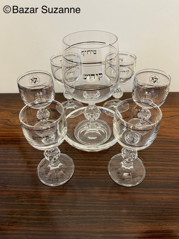 Le lot de 6 petits verres en cristal