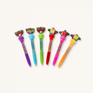 226d1cbfe60589c5f369b2c5c0d2efe0277ee8c628194df80c342f86dc57b458 Stylo Hanouka 4 en 1 : lumière, bulles, stylo, tampon encreur