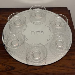 IMG_6558 Plateau pour le seder de Pessah argenté en cristal