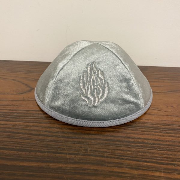 Kipa Velours vert clair brodée flamme