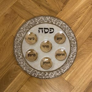 IMG_6438 Plateau pour le seder de pessah en verre