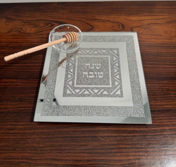 Plat carré argent miroir avec bol à miel et cuillère