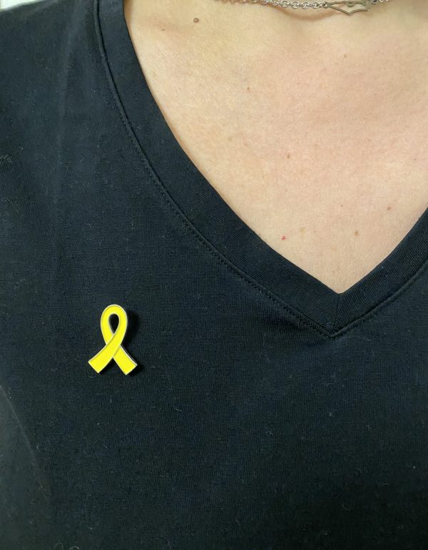 Pins jaune otages 7 octobre