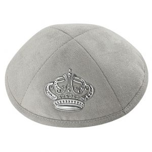 16237 Kipa grise avec plaque couronne argentée