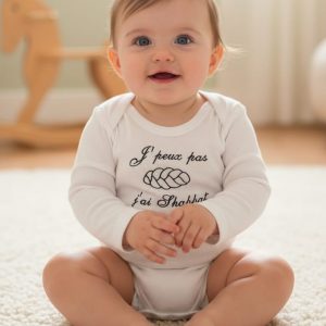 c01462d0-5733-47f6-aa81-3ba0ecf797f1 Body bébé avec broderie j'peux pas j'ai Shabbat (Manche longue)