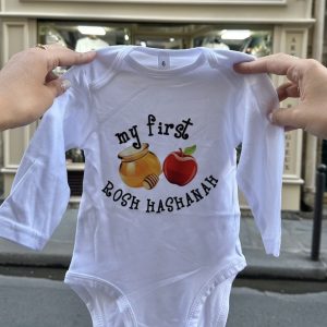 ab692347-6994-40fe-9a06-10b6253f77b4 Body bébé "My first Rosh Hashanah"