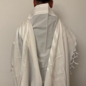 Talit Chaharit  blanc et argent gros fils