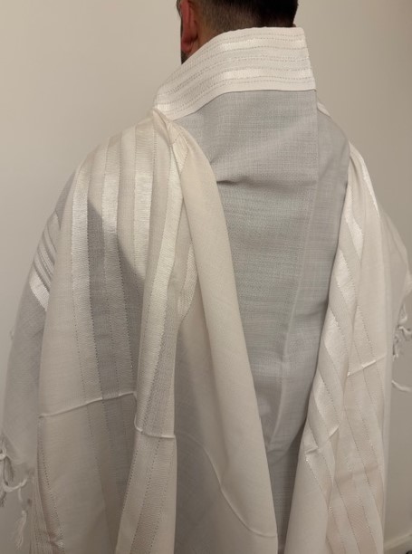 Talit Chaharit  blanc et argent gros fils