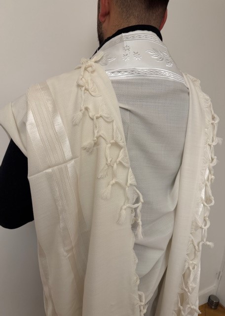 Talit Chaharit bandes blanches gros fils