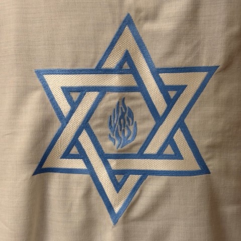 Talith Gadol bleu ciel avec broderie Maguen David  ✡ et Flamme